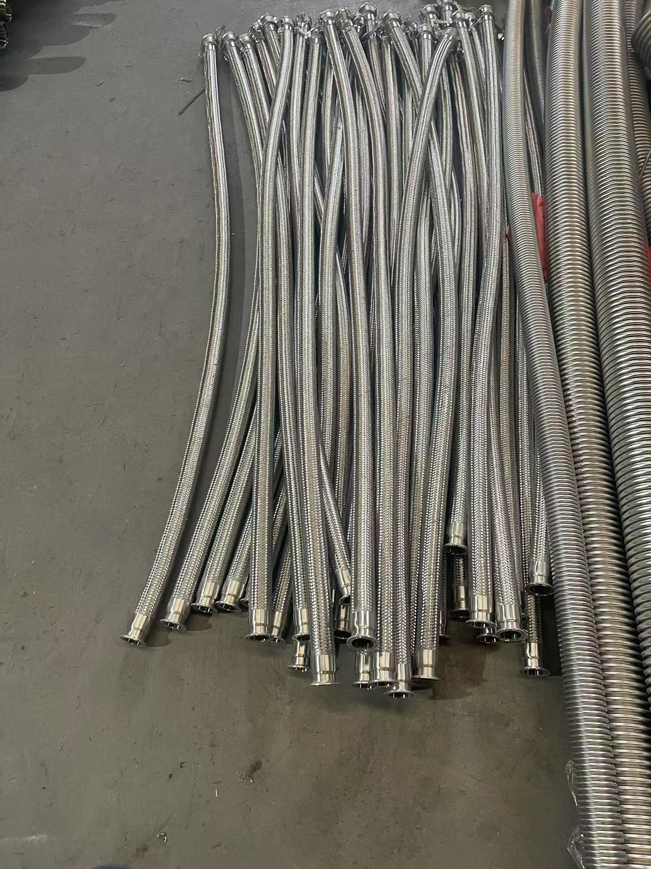 金属软管 现代工业与通讯设备的多功能保护卫士