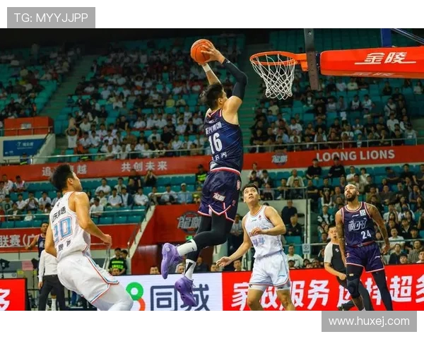 篮球运动员“白边”在CBA效力的球队介绍